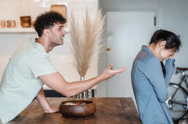 Τσακωμός στη σχέση: Τι πρέπει να κάνετε μετά από έναν καβγά