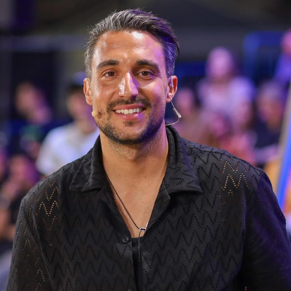 Σάκης Κατσούλης: Η θεραπεία που ακολουθεί για την αιφνίδια βαρηκοΐα – Η φωτογραφία με το οξυγόνο