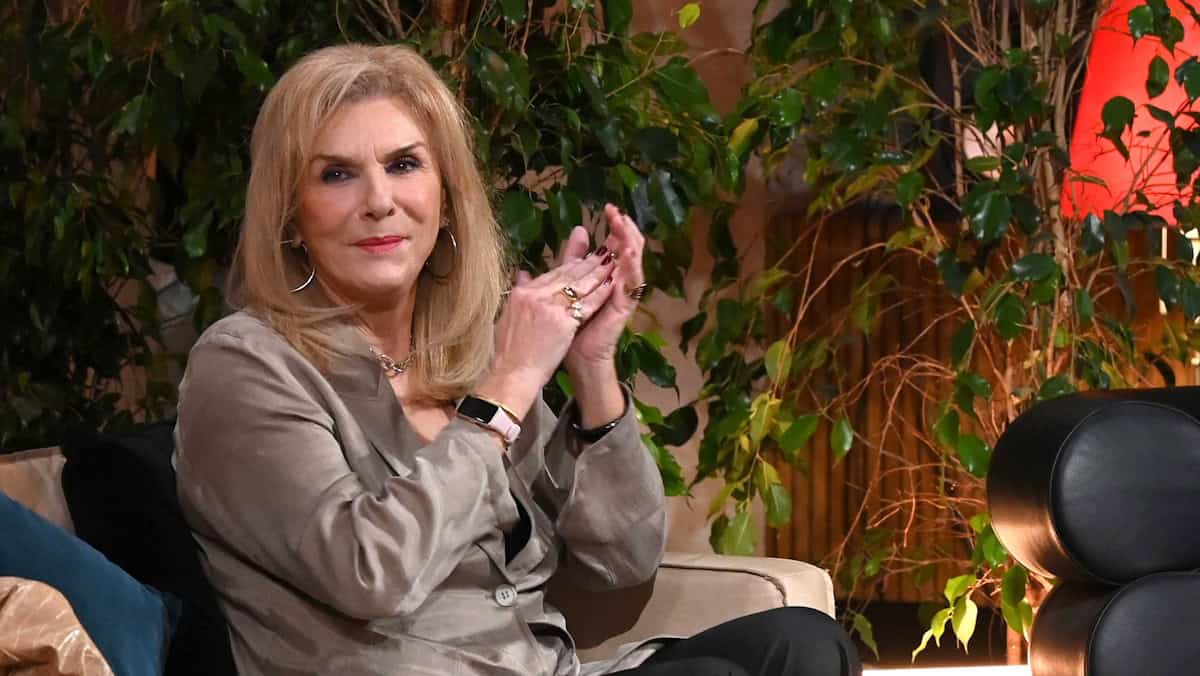 Δάφνη Μπόκοτα: «Η ΕΡΤ έτρωγε τα παιδιά της. Ήταν σαν να μας έκοβε τα πόδια»