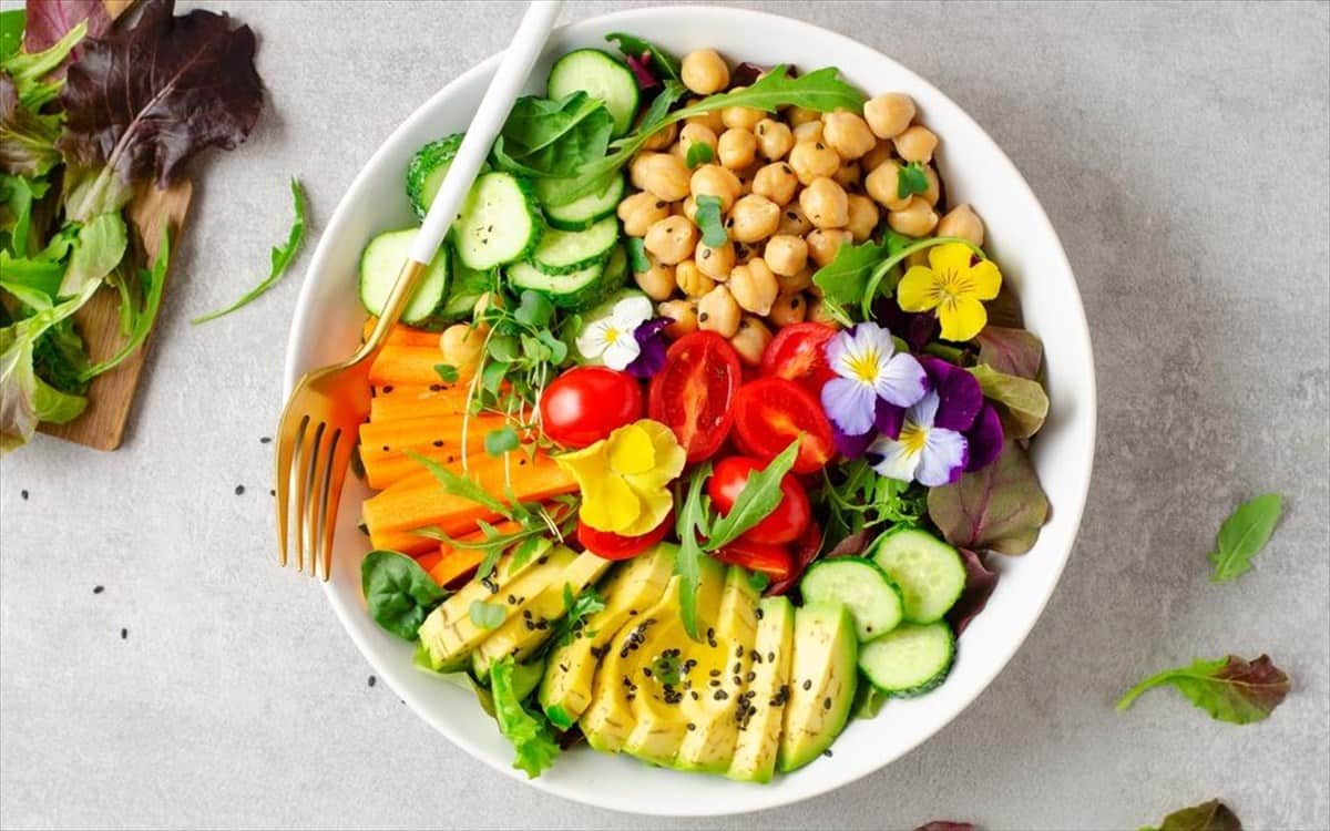 Πώς φτιάχνουμε ισορροπημένα και νόστιμα γεύματα με λίγες θερμίδες;