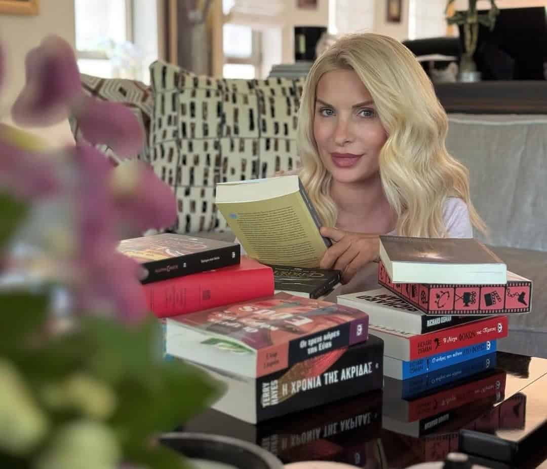 Πέτρος Κωστόπουλος: «Φιλούσαν το χέρι της Ελένης Μενεγάκη, λες και ήταν η Παναγιά της Τήνου»