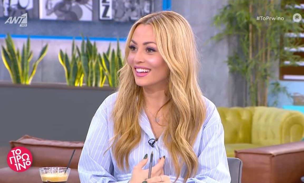 Ελένη Βουλγαράκη: Η παιδική ηλικία, ο χωρισμός των γονιών και η πίστη στο “για πάντα”