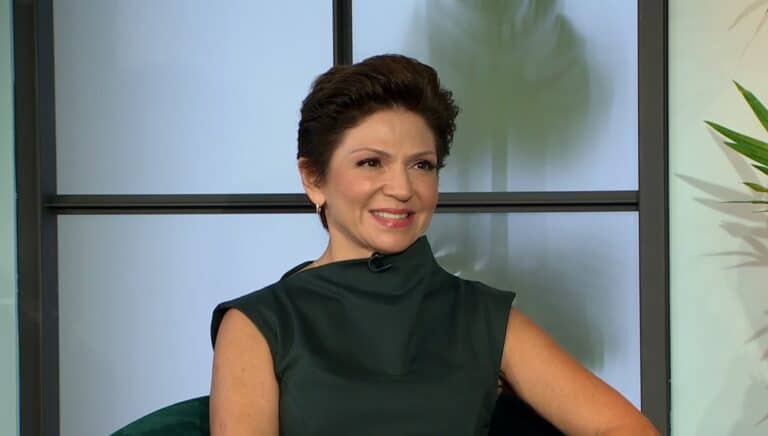 Ταμίλα Κουλίεβα: η σχέση με τη μητέρα της, ο έρωτας και ο «Άγιος Έρωτας» που συγκινεί