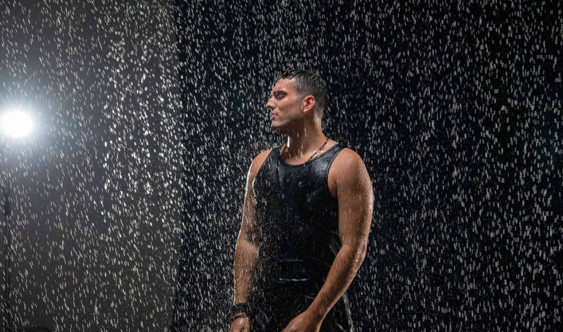 Γιώργος Κακοσαίος: Πιο sexy από ποτέ στον νέο του video clip