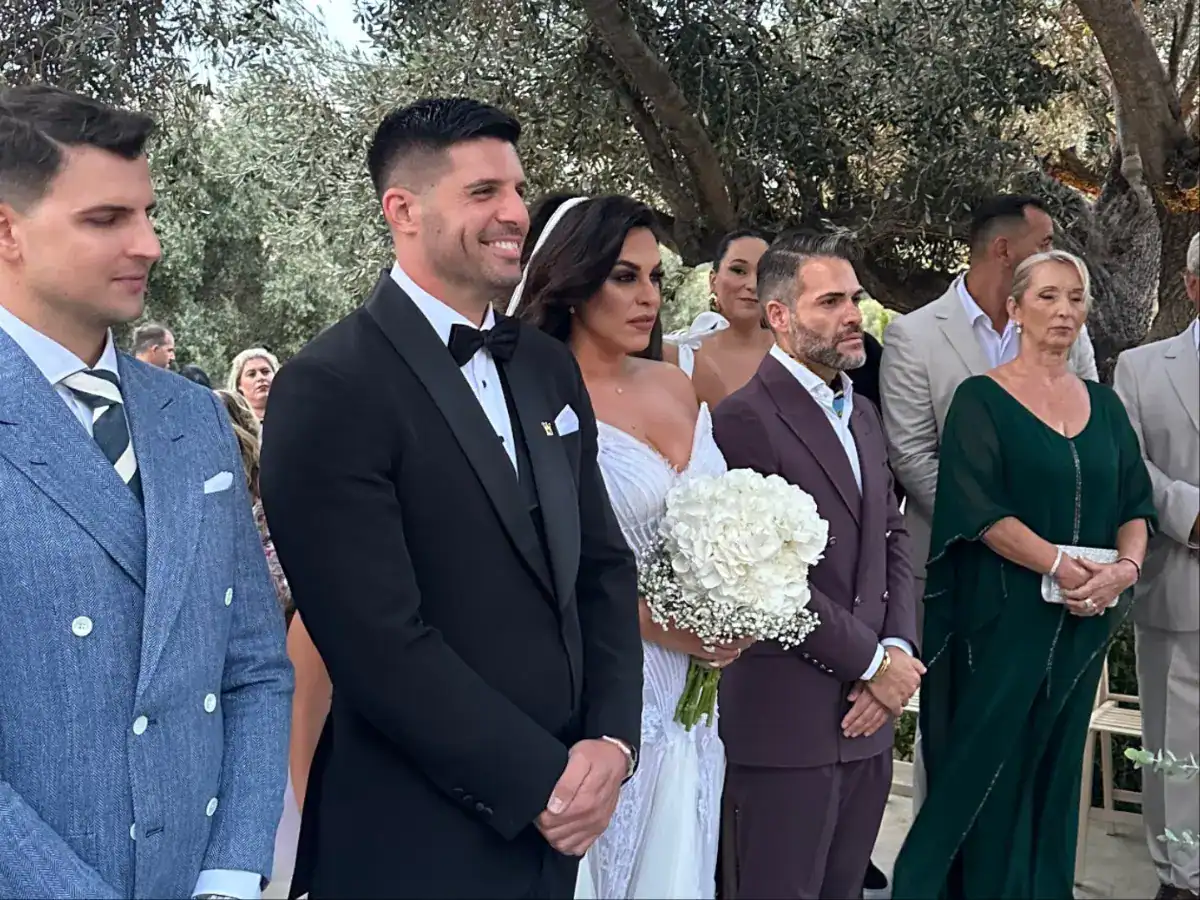 Droulias Brothers: Ο Ηλίας Δρούλιας εγκατέλειψε το κλαμπ των εργένηδων – Γάμος με νησιώτικο γλέντι! (ΦΩΤΟ)