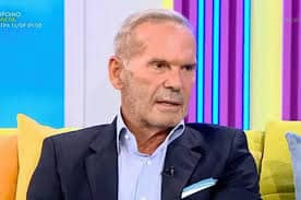 Συγκλονίζει ο Πέτρος Κωστόπουλος: Η εξομολόγηση για τον χαμό του αδελφού του – «Η μάνα μου δεν επανήλθε ποτέ»