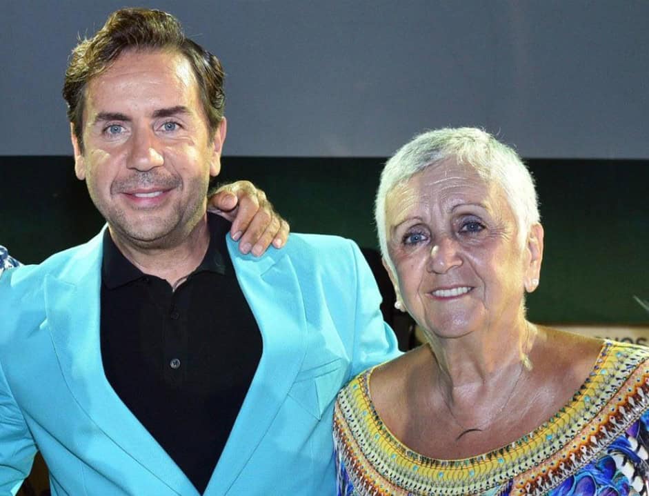 Γιώργος Μαζωνάκης: Στο νοσοκομείο η μητέρα του με σοβαρό πρόβλημα υγείας