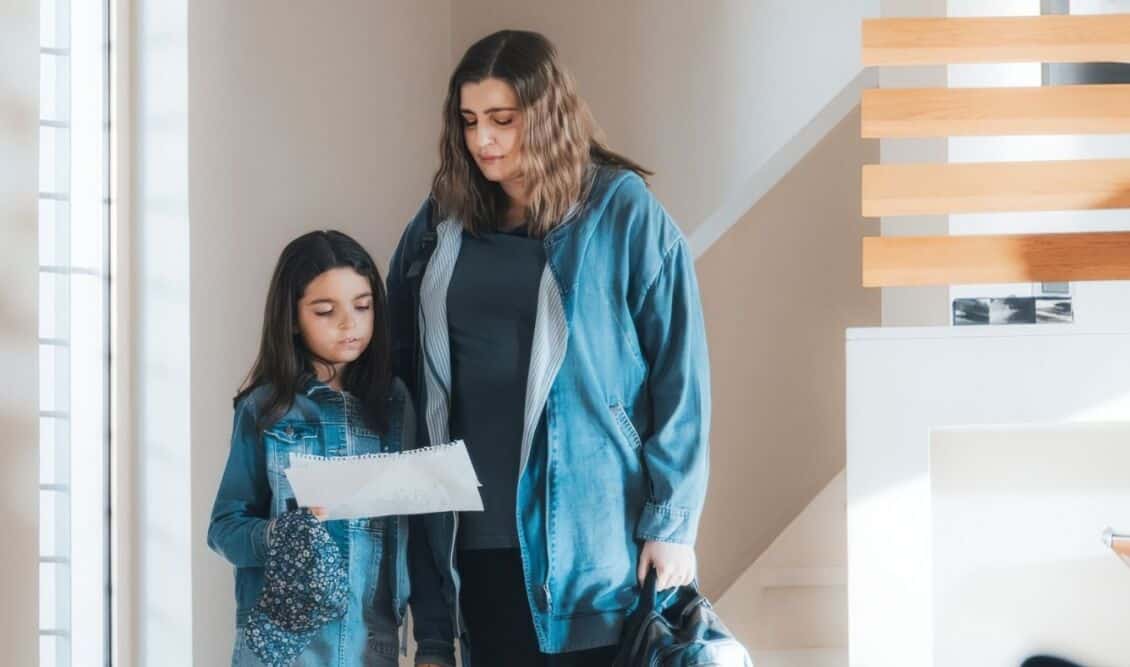 Να με λες μαμά: «Ράγισαν καρδιές» στην avant premiere – Η Κίτσου αγκαλιά με την τηλεοπτική της κόρη