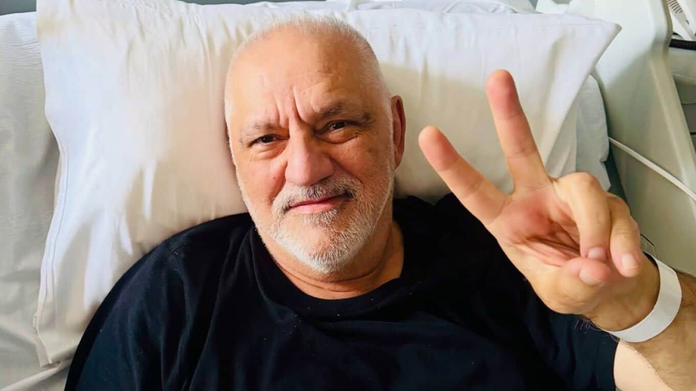 Ο Νίκος Πορτοκάλογλου μέσα απο το νοσοκομείο: Αποκάλυψε τι επέμβαση έκανε