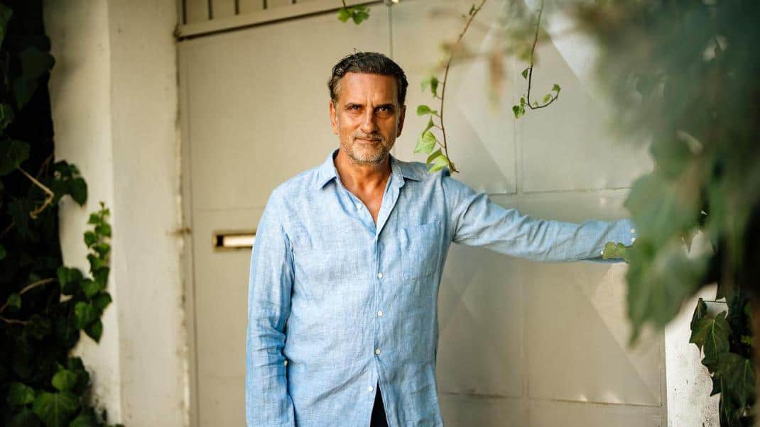 Νίκος Ψαρράς: Μια τρυφερή φωτογραφία από τα παιδικά του χρόνια για τα 54α γενέθλιά του