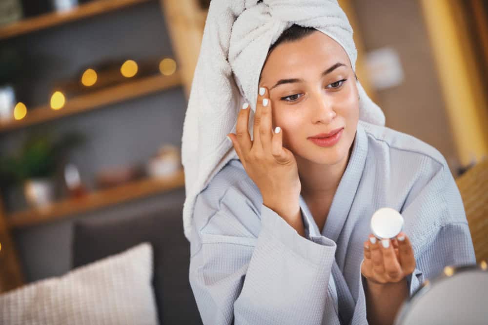 Skin Cycling: Όλοι οι λόγοι για να το εισάγεις στη ρουτίνα περιποίησης της επιδερμίδα σου μετά τα 40