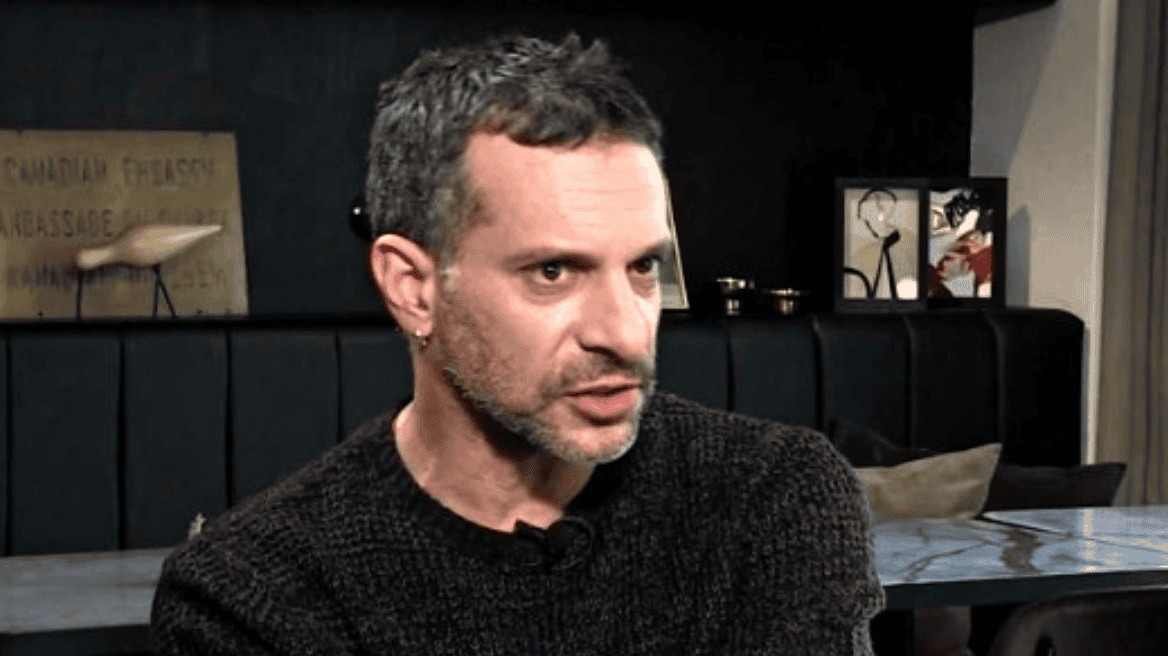 Γιώργος Χρανιώτης: «Φοβόμουν αν θα μπορώ να προσφέρω τα βασικά στο παιδί μου – Η σχέση με τη σύζυγό μου είναι ροκ εντ ρολ»