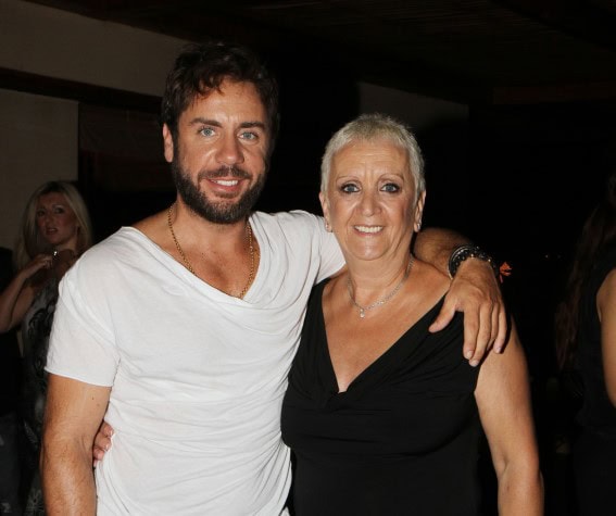 Μητέρα Γιώργου Μαζωνάκη:  Τα πρώτα λόγια μετά το κρίσιμο χειρουργείο-«Τι κάνει ο γιος μου;»