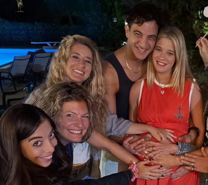 Τζένη Θεωνά: Baby shower με συγκίνηση στον 9ο μήνα της εγκυμοσύνης της