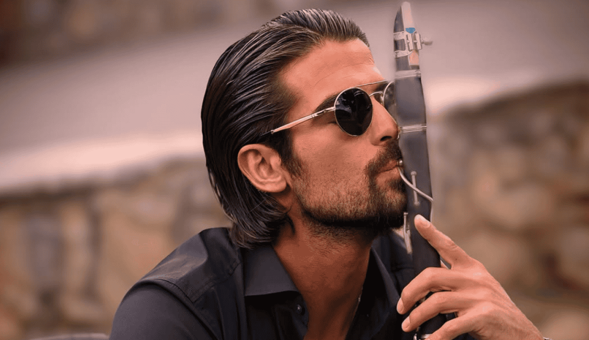 Άρης Μουγκοπέτρος: Μήνυση εναντίον του για εξύβριση και συκοφαντική δυσφήμιση από τον άνθρωπο που του έδωσε την κροτίδα!