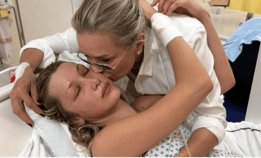 Μπέλα Χάντιντ – Συγκλονίζει η μητέρα της: «Έμαθες να ζεις στη φυλακή του παράλυτου μυαλού σου»