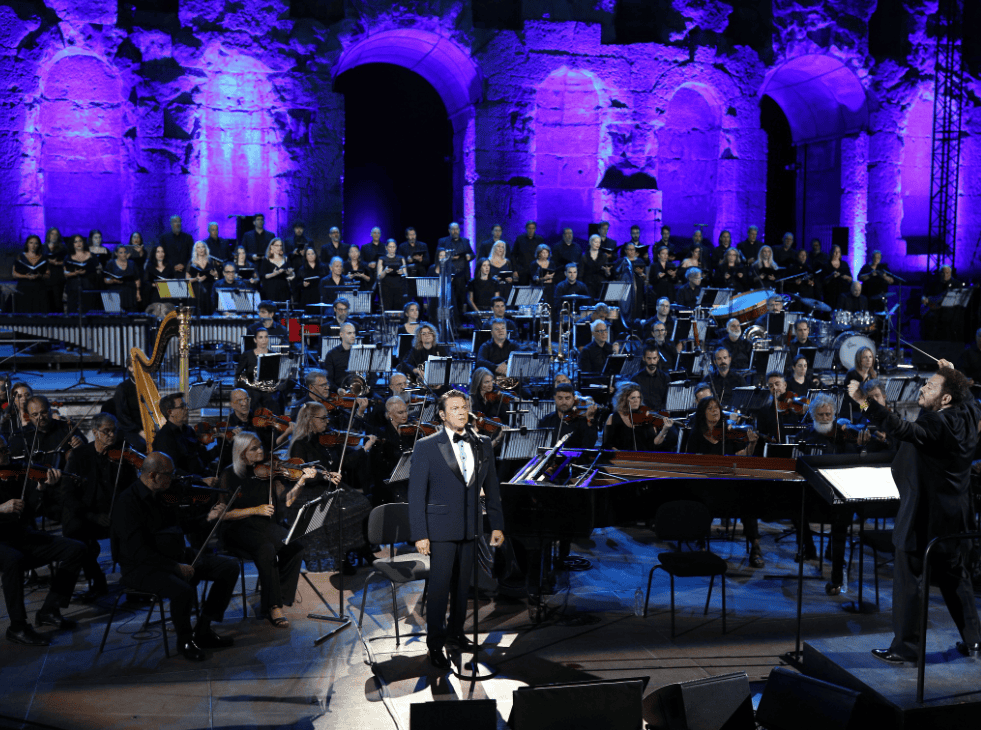 Μίκης Θεοδωράκης: Η μαγική συναυλία  που ενώνει γενιές- Κατάμεστο το Ηρώδειο