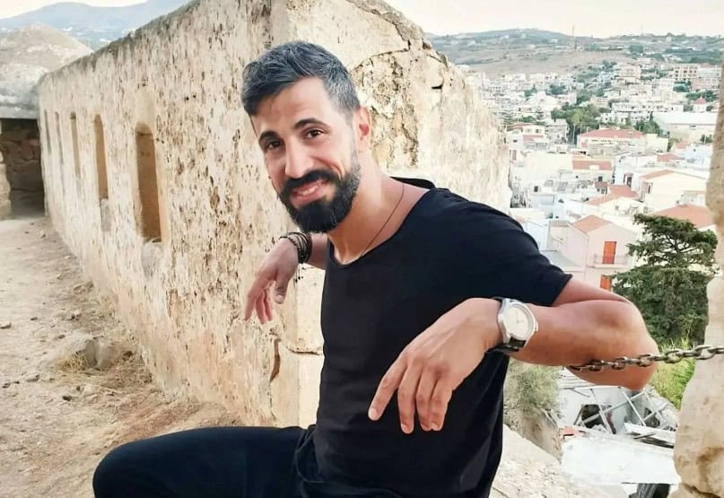 Γιώργος Παράσχος: «Ακόμη παλεύω με τον καρκίνο, φοβάμαι ότι δεν θα χαρώ την κόρη μου»