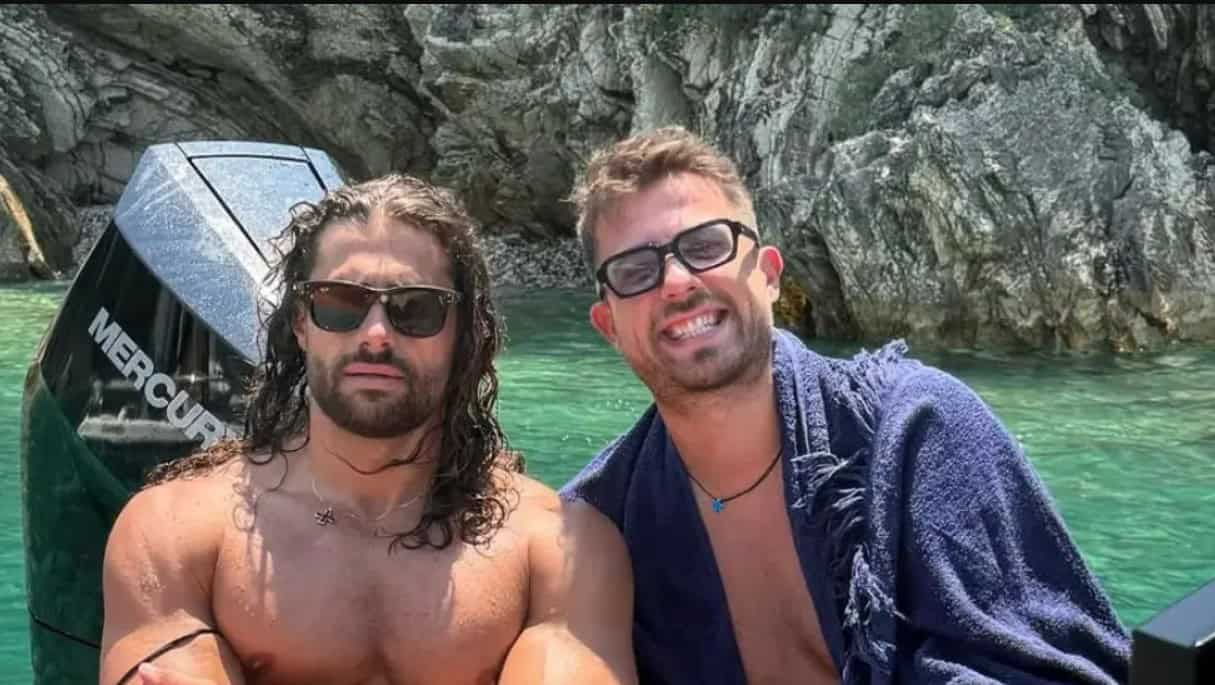 Ο άγριος καβγάς του Βασάλου με τον Fipster:  «Άρχισε να ουρλιάζει, μας κοιτούσε όλη η παραλία»