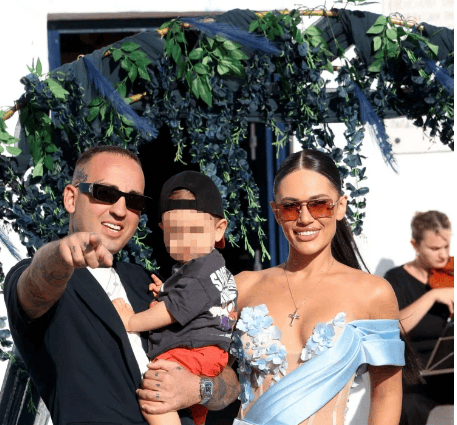 Έλενα Τσαγκρινού και  Dj Stephan βάφτισαν τον γιο τους-Μια μέρα γεμάτη αγάπη για τον μικρό Ηρακλή