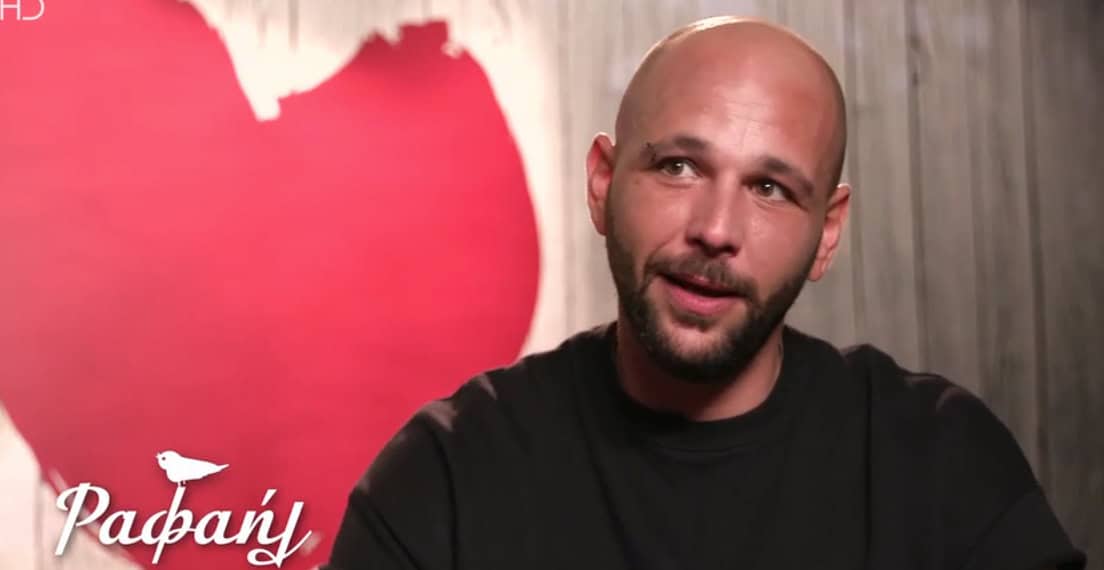 First Dates: Η επική ατάκα παίκτριας για το ραντεβού της – «Φαλάκρα; Εγώ θέλω μαλλί»!