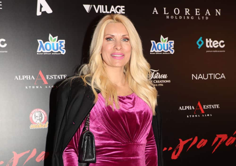 Statement κομμάτι της σεζόν: Το χρωματιστό blazer της Ελένης Μενεγάκη