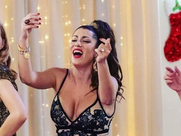 Κλέλια Ρένεση: «Η κόρη μου είναι η μεγαλύτερη δασκάλα μου – η μητρότητα με έκανε πιο αληθινή»