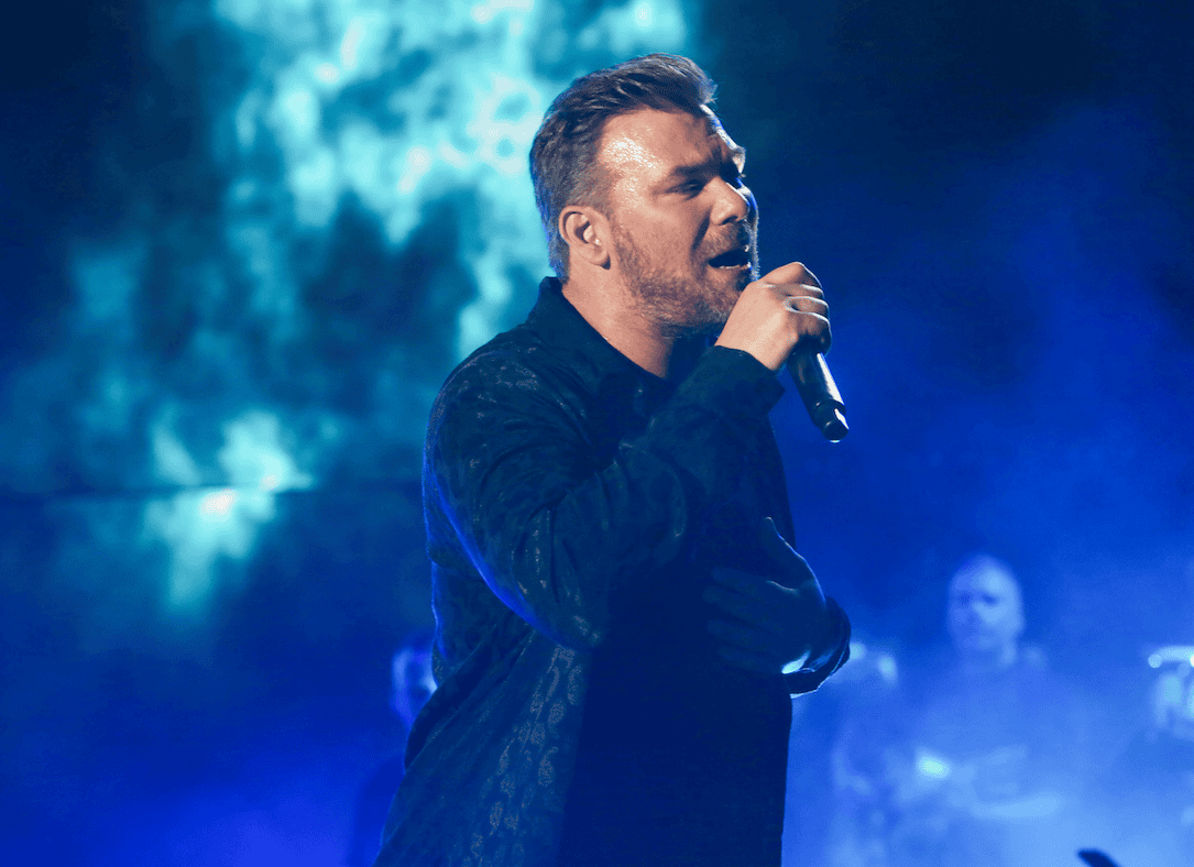 Γιώργος Σαμπάνης: Έβαλε την Αθήνα στον ρυθμό του με τη sold out συναυλία του