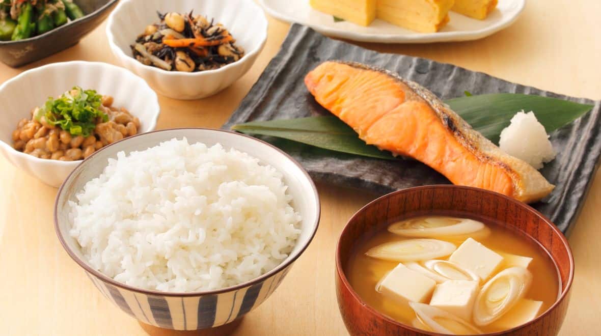 Η ιαπωνική διατροφή “αντικαταθλιπτικό” της φύσης — Πώς το φαγητό επηρεάζει τη διάθεση και τον νου