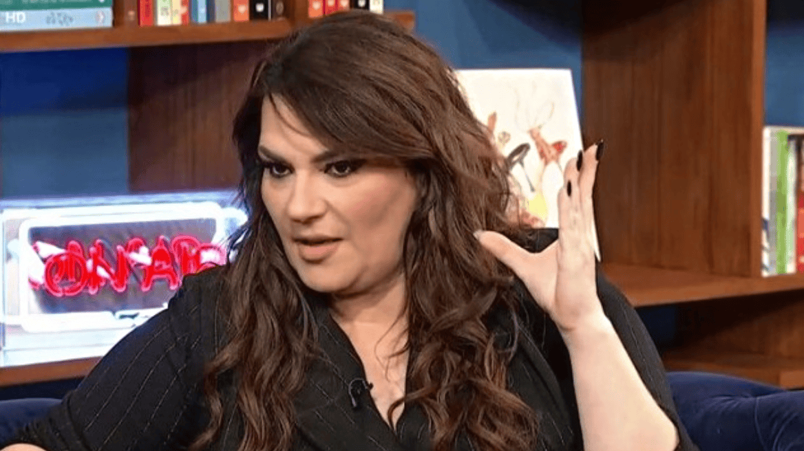 Κατερίνα Ζαρίφη: «Ο πατέρας μου δεν έμαθε ποτέ την αλήθεια – κι εγώ χαίρομαι που πρόλαβα να του πω “σ’ αγαπώ»