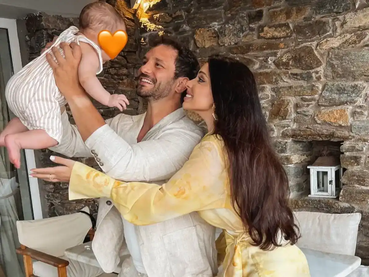 Ευθύμης Ζησάκης – Χρύσα Παπαλελούδη: Γιόρτασαν τους 6 μήνες του γιου τους (ΦΩΤΟ)