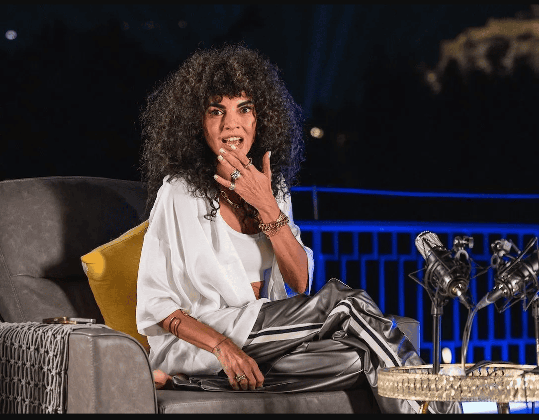 Μαρία Σολωμού: «Πάντα κάνω εγώ την πρώτη κίνηση. Έχω στείλει σφηνάκι και συστήθηκα σε κάποιον που μου άρεσε»