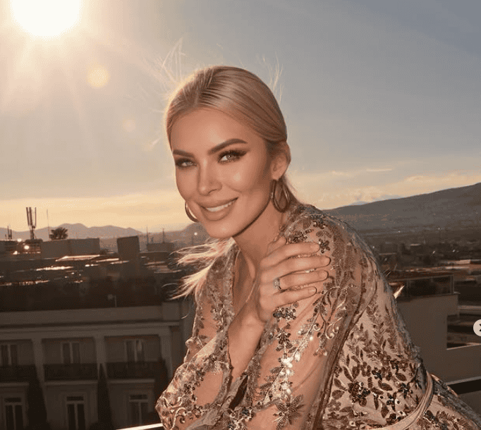 Κατερίνα Καινούργιου:  Η δερμάτινη φούστα της  είναι must για τις φθινοπωρινές σου εμφανίσεις