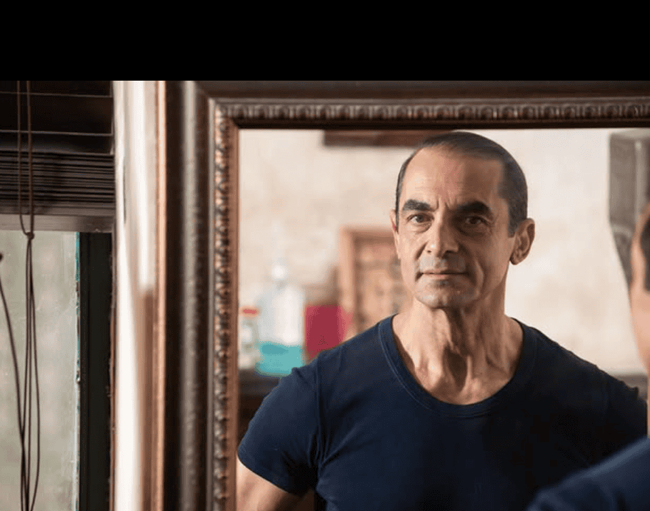 Αλέκος Συσσοβίτης: «Η μητέρα μου είχε ψυχολογικά προβλήματα. Τα παιδιά έπαιζαν στην αλάνα και εγώ ήμουν στους γιατρούς μαζί της»
