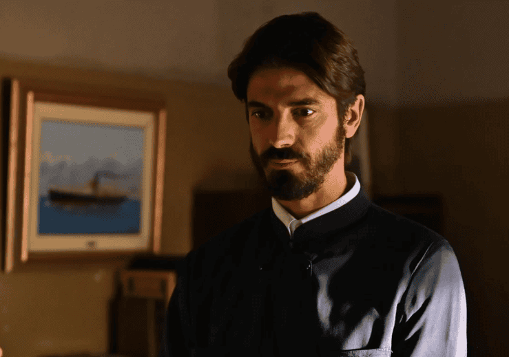 Άγιος έρωτας- spoiler: Σε θανάσιμο κίνδυνο ο πατήρ Νικόλαος-Δίνει μάχη με τις φλόγες