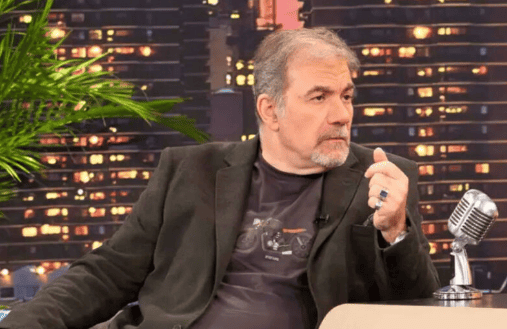 Δημήτρης Σταρόβας: «Δεν μπορώ ακόμα να παίξω και να τραγουδήσω ταυτόχρονα»