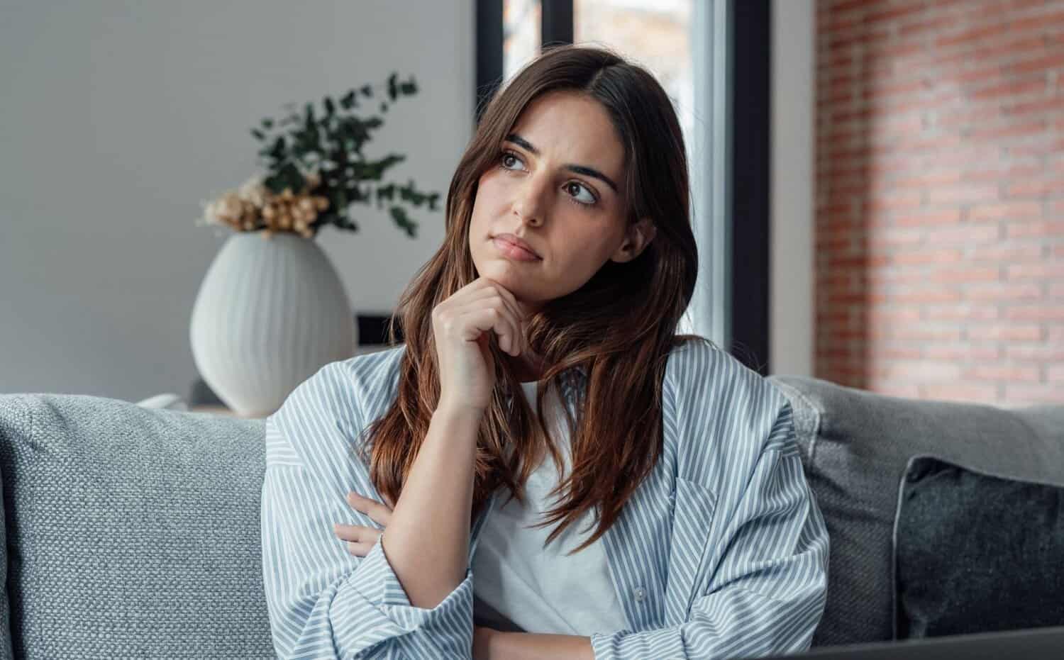 «Θέλω να χωρίσω, δεν μπορώ άλλο να ζω με 800 ευρώ»: Τι απαντά ο ψυχολόγος του egomagazine.gr