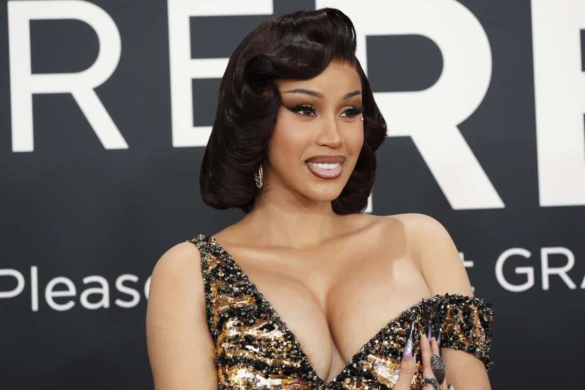 Cardi B: «Θέλω τα παιδιά μου να ξεπεράσουν εμένα σε εξυπνάδα και επιτυχία»