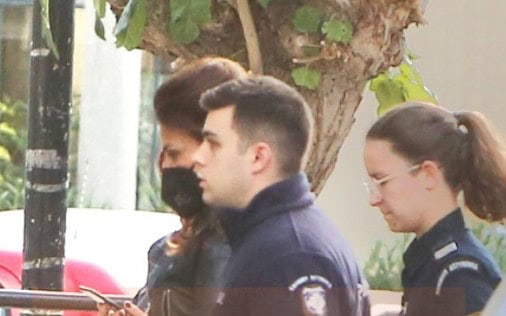 Δήμητρα Ματσούκα: Συμβαίνει τώρα! Στην Ευελπίδων με χειροπέδες!