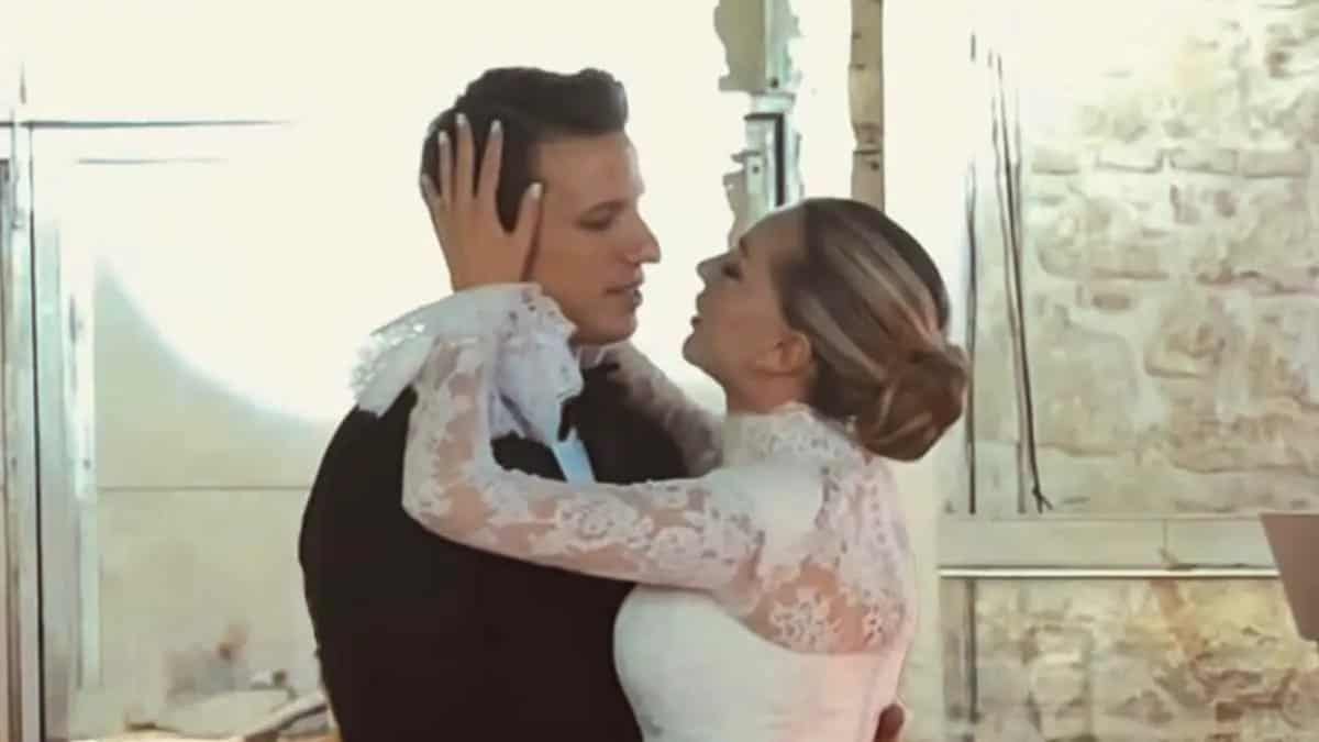 Νίκος Πολίτης: Παντρεύτηκε την αγαπημένη του Αιμιλία Φυρίγου (photos)