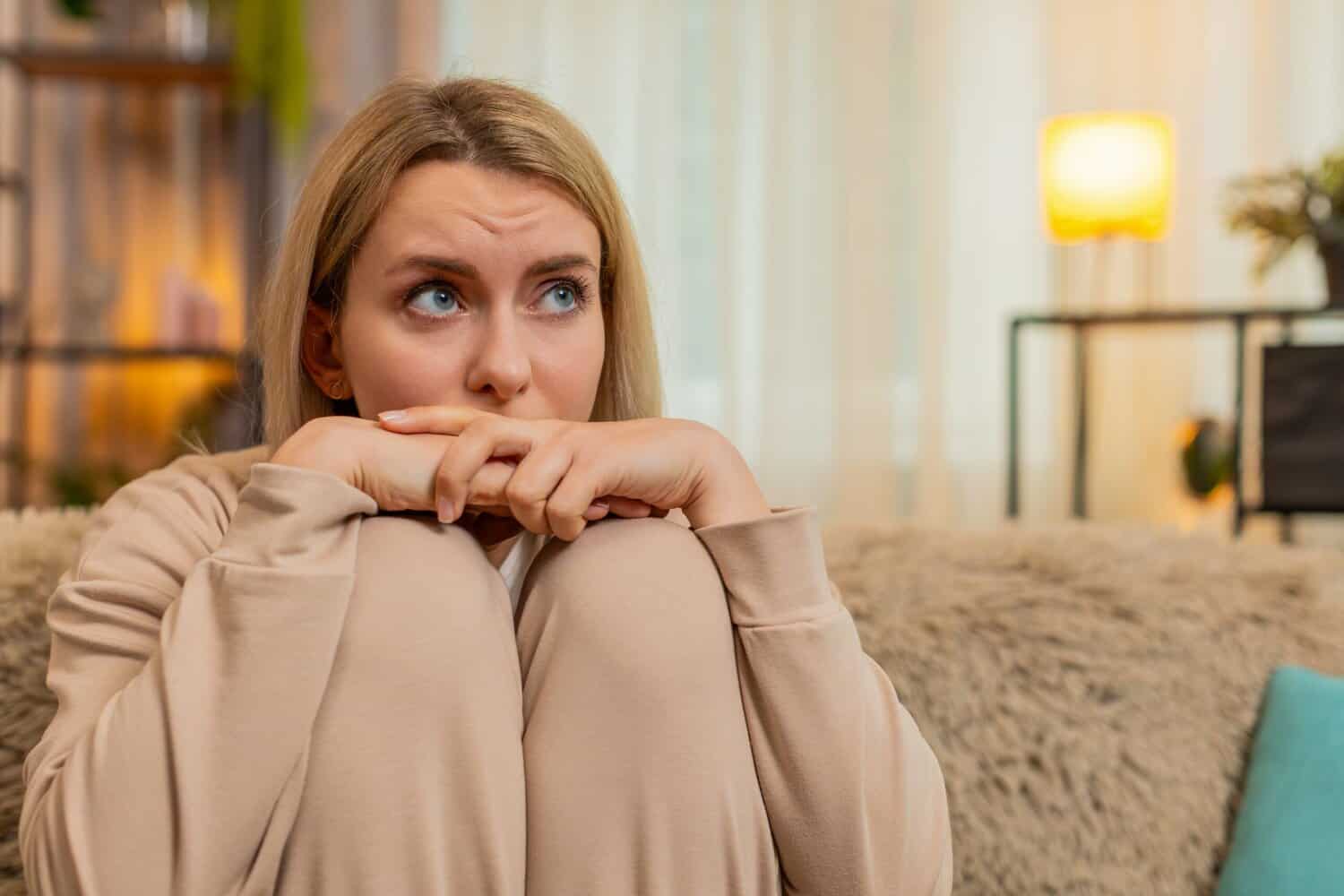 “Δεν θέλω να μπλέξω μαζί του, αλλά έχω πάθει εμμονή”. Τι απαντά ο ψυχολόγος