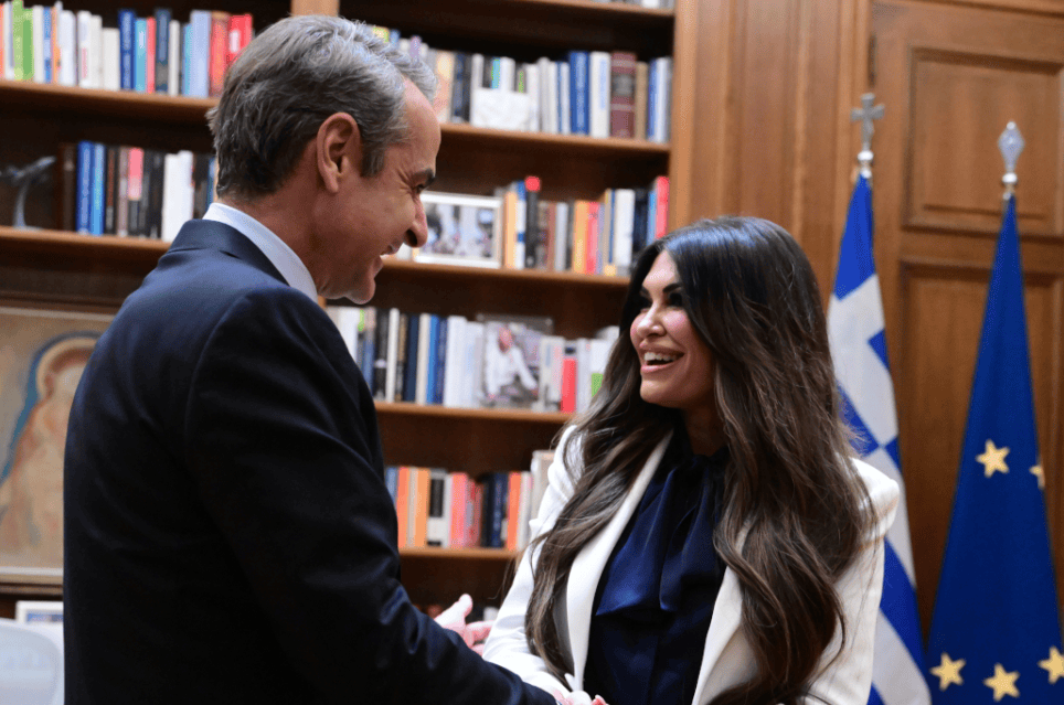 Συμβαίνει τώρα: Η Κίμπερλι Γκιλφόιλ στον Κυριάκο Μητσοτάκη στο Μέγαρο Μαξίμου (Φωτογραφίες)