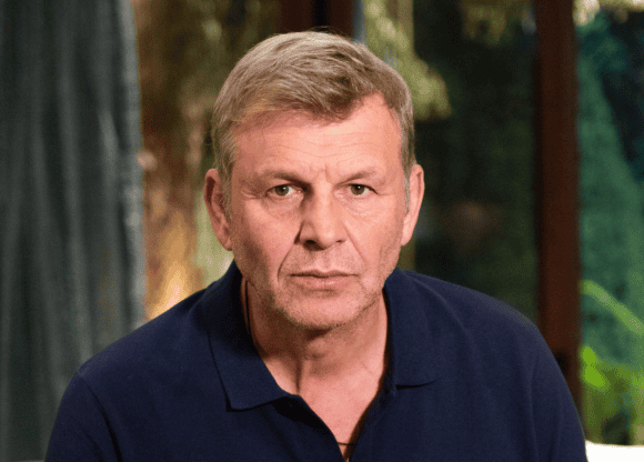 Απόστολος Γκλέτσος: «Ποτέ δεν ήμουν οξύθυμος, αλλά είδα ότι πουλάει…»