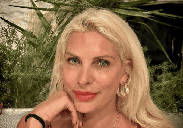 Ελένη Μενεγάκη: Στον αγώνα τένις του Νόβακ Τζόκοβιτς με τον Ματέο Παντζόπουλο και την κόρη της, Μαρίνα