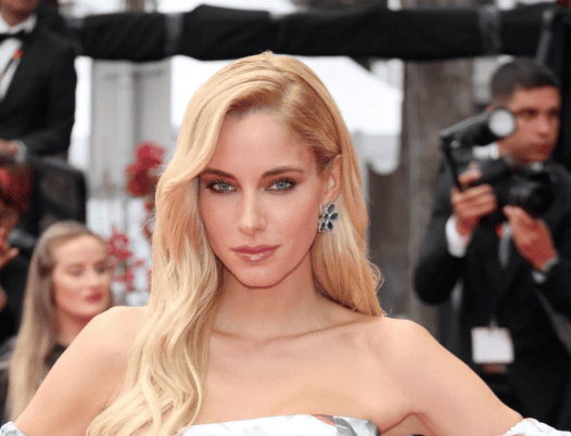 Δούκισσα Νομικού: Το χριστουγεννιάτικο δέντρο της μάς μάγεψε! – «Αυτά τα φωτάκια ζεσταίνουν την καρδιά μου…»