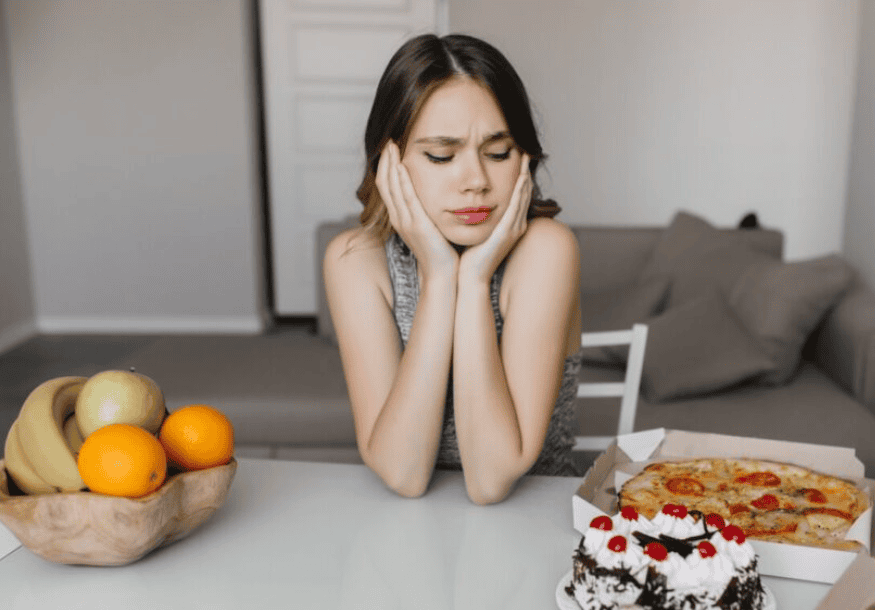 food noise: Τι είναι ο «θόρυβος φαγητού» και πώς μπορείς να τον μειώσεις