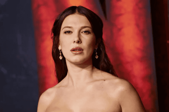 Μίλι Μπόμπι Μπράουν: Η επική ατάκα σε φωτογράφο στην πρεμιέρα του «Strangers Things 5» στο Λονδίνο – «Να χαμογελάσω; Εσύ να χαμογελάσεις!»