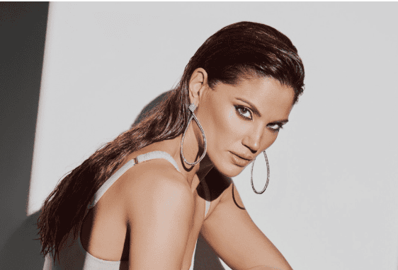 Μαίρη Συνατσάκη: Οι επιλογές της από την Envie Shoes που ταιριάζουν σε κάθε στιλ