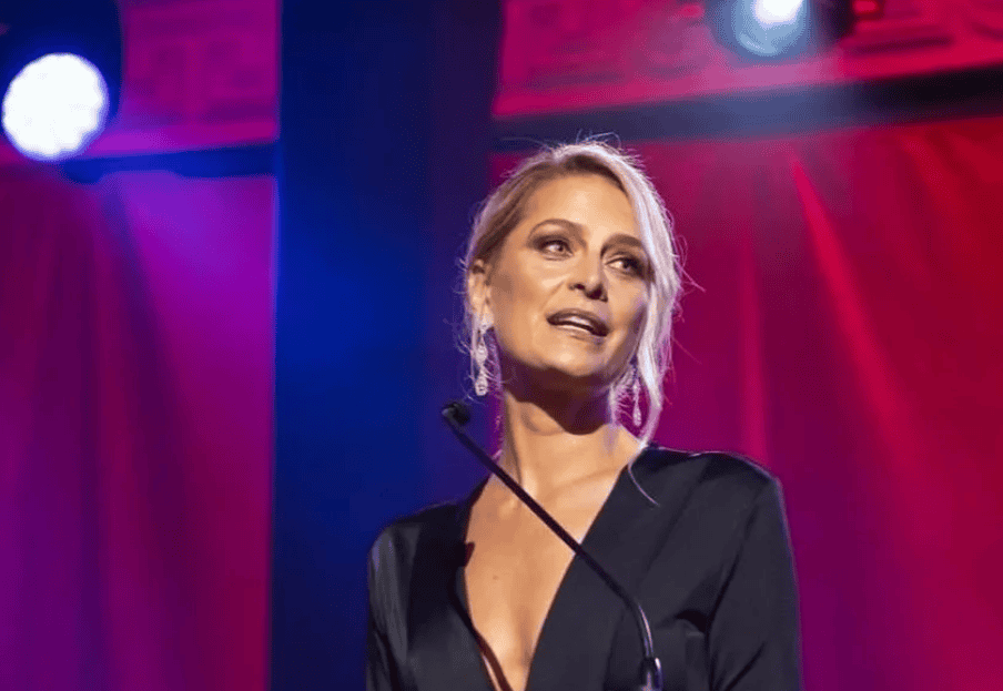 Τατιάνα Μπλάτνικ: O chic ατημέλητος κότσος της – Το ιδανικό hairstyle για κάθε glam περίσταση