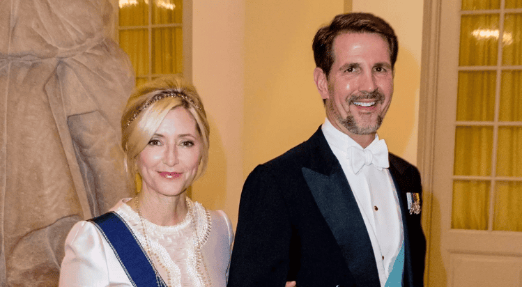 Παύλος Ντε Γκρες – Μαρί Σαντάλ: Λαμπερή παρουσία στο ιδιωτικό γεύμα προς τιμήν της βασίλισσας Σοφίας στην Ισπανία